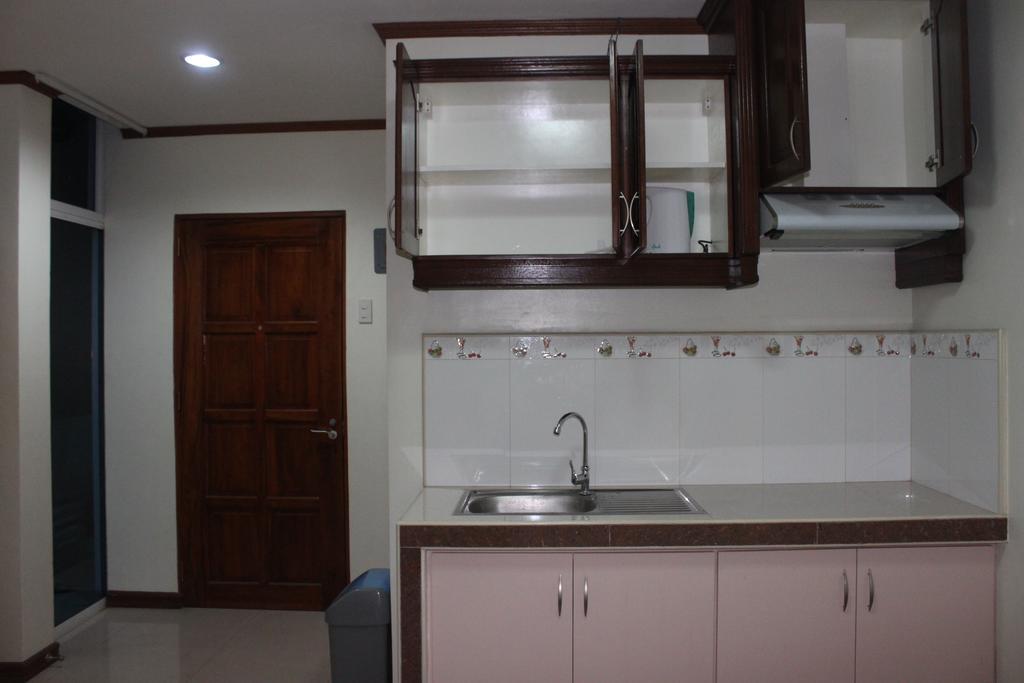 Elreds Condo Cebu Екстериор снимка